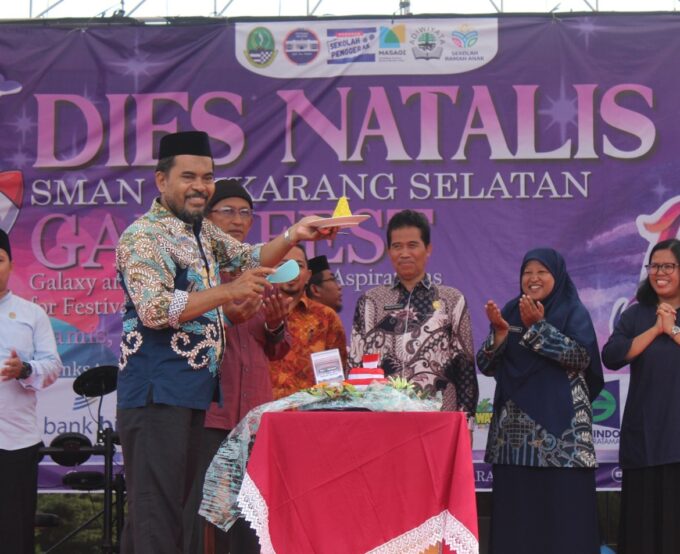 DIES NATALIS/MILAD SMAN 2 Cikarang Selatan KE-12 BERLANGSUNG MERIAH DAN PENUH KEKELUARGAAN
